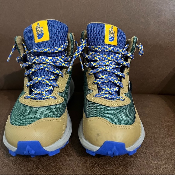 Kids The North Face Youth Fastpack Hiker Mid Walking Boots - Picture 1 of 8